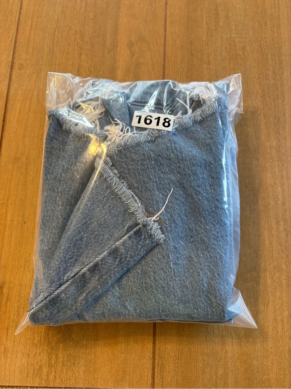 Levi’s 501 Original Cut Off Denim Shorts 34 Light Wash Frayed Raw Hem Distressed
